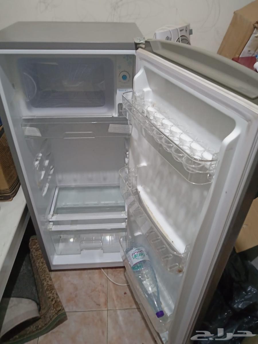 9 cubic feet refrigerator, used for two months64482241049602111