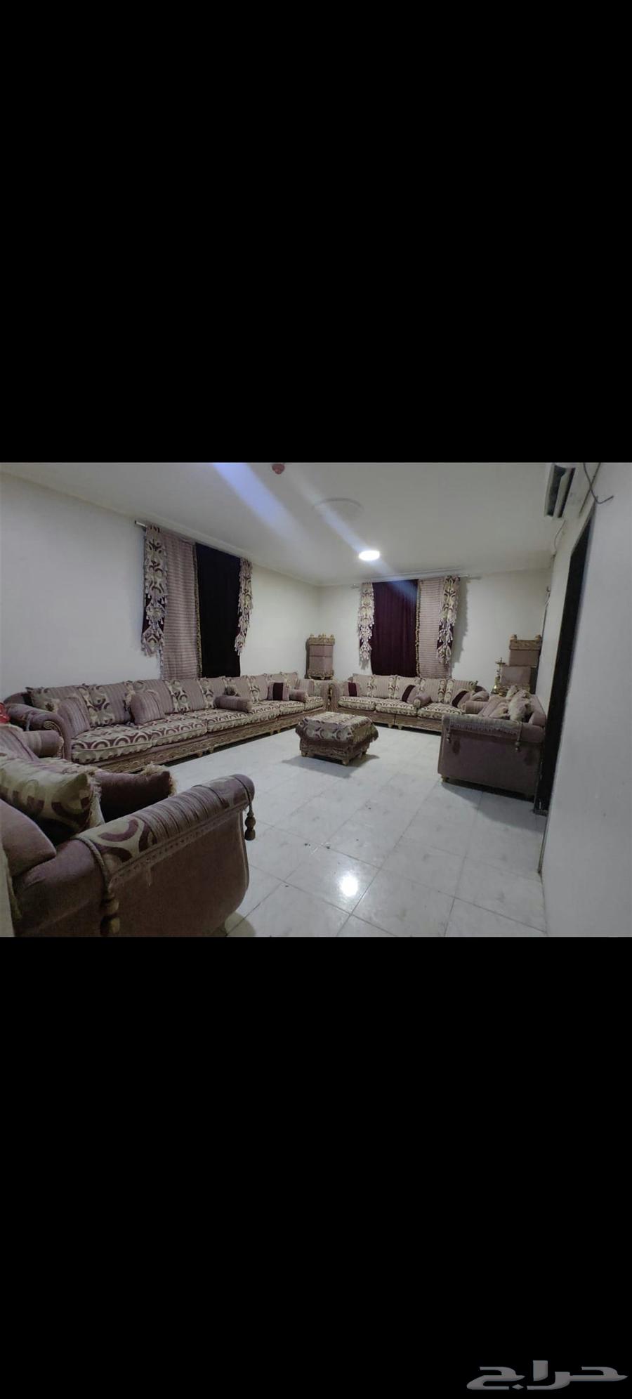 كنب نظيف جدا ستارتين وطاولة كبيره وست طاولات خدمة64486136540547110