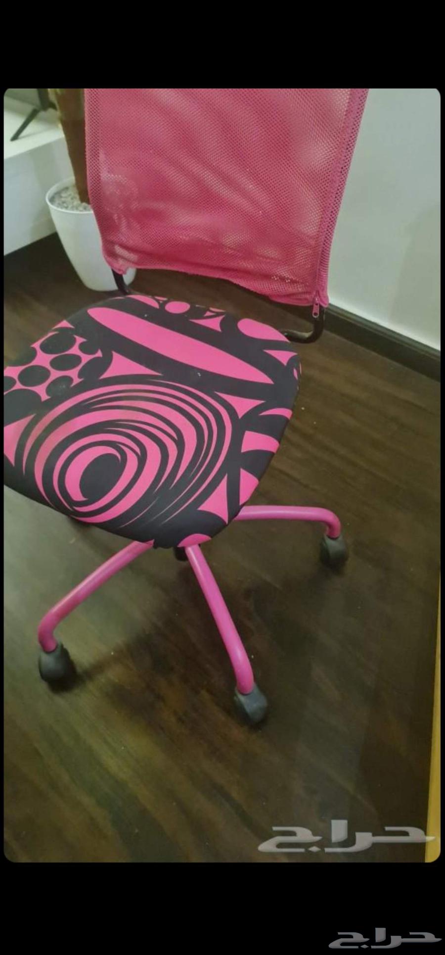كرسي ايكيا دوار بناتي مكتبي نظيف جددا وسليم يحتا64481073770243110