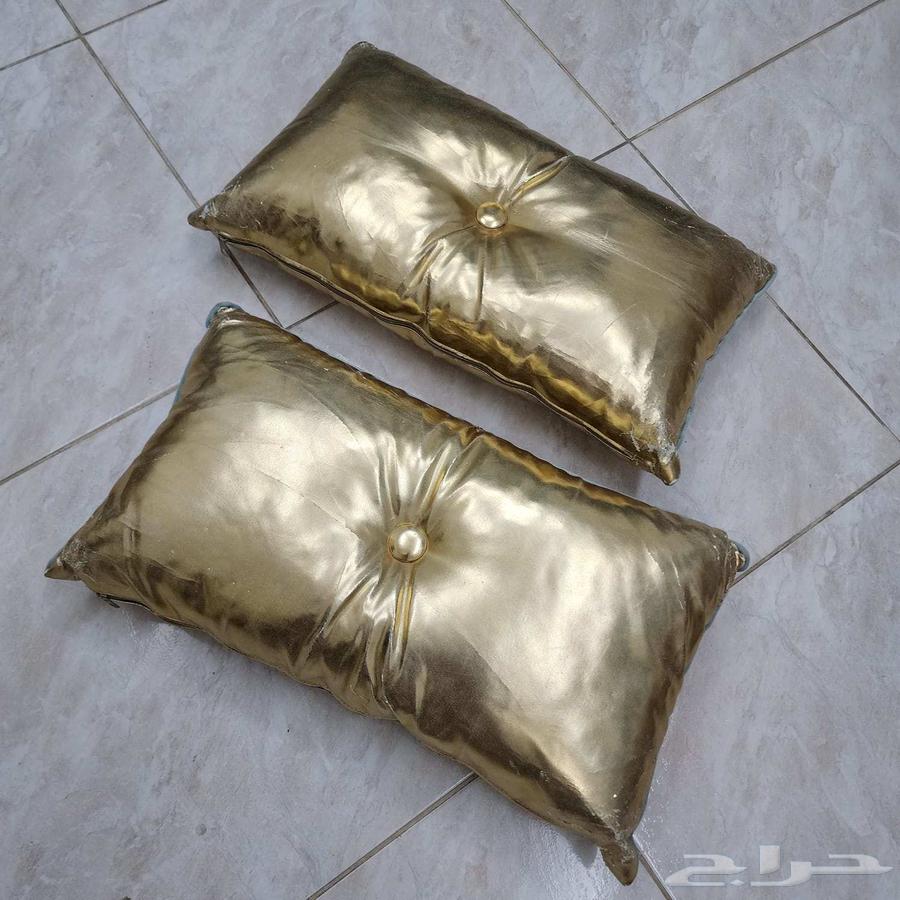 Tables and Chairs64484800370433114