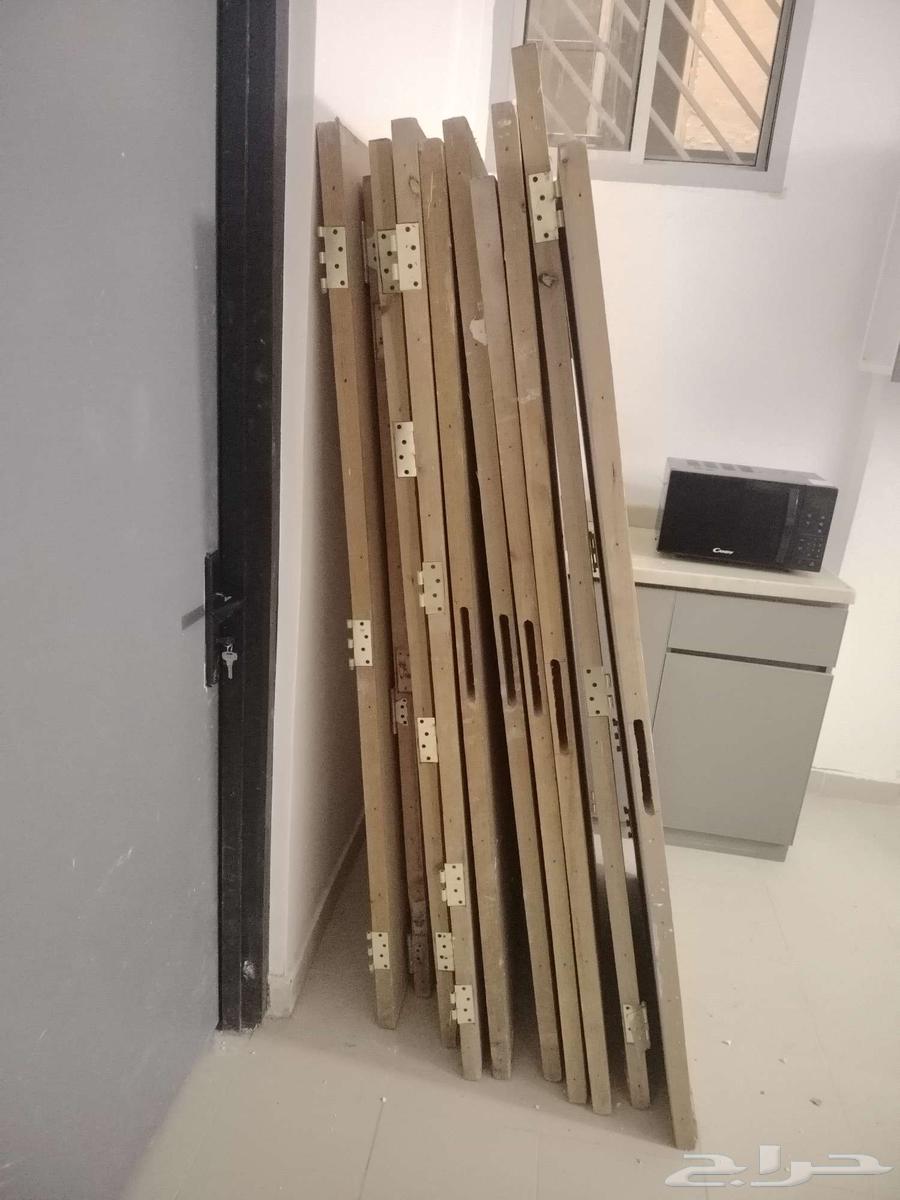 ابواب الوميتال وابواب خشب وخزان مياه للبيع64480922279170112