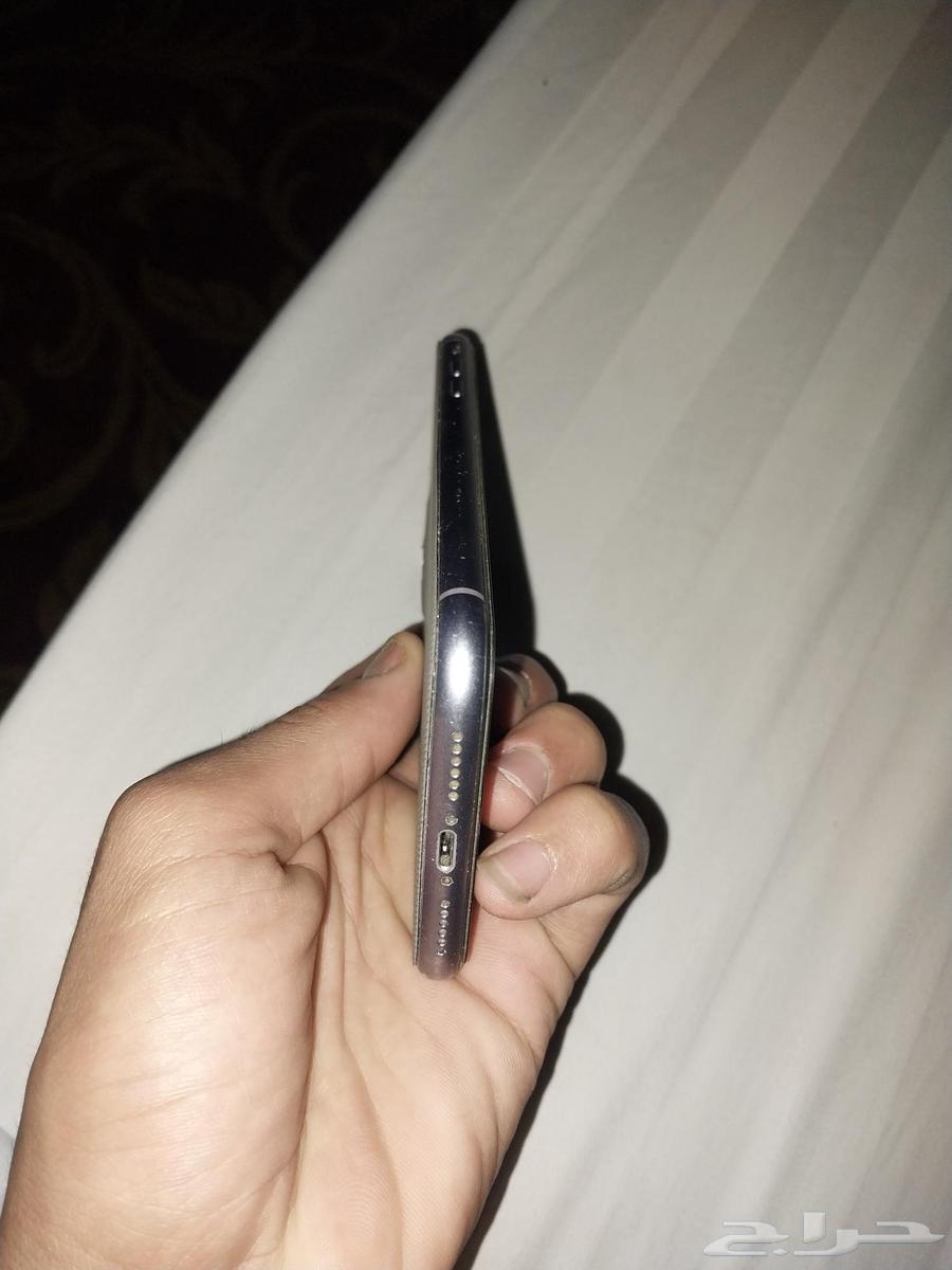 ايفون 11 استعمال خفيف ...يوجد الشاحن وجراب ..لا يوجد بوكس64482091285761112