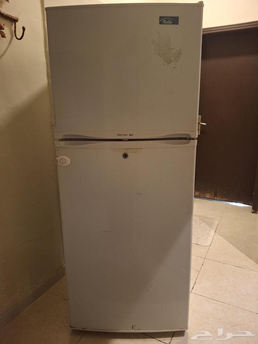 ثلاجه بيضاء سليمه وبارده بيع مستعجل ب 200 ريال قابل للتفاوض64482077937538114