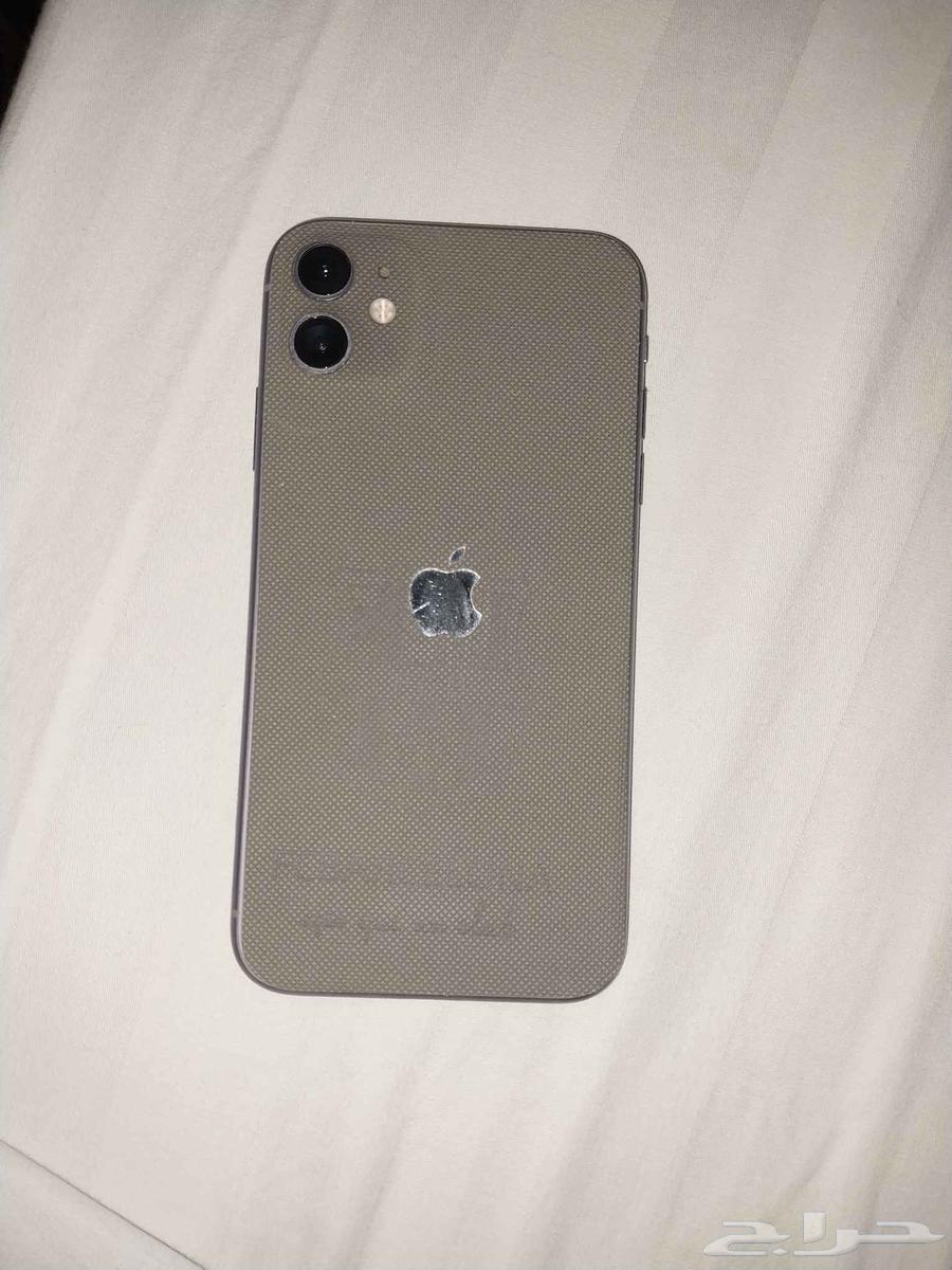 ايفون 11 استعمال خفيف ...يوجد الشاحن وجراب ..لا يوجد بوكس64482091285761113