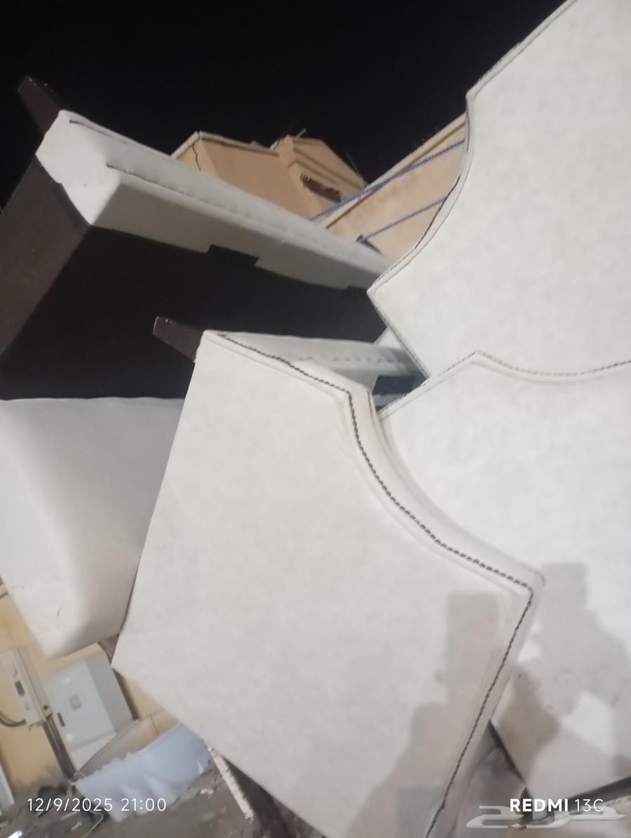 In the name of Allah, peace be upon you, four sofas for sale, must be clean for Ramadan64485175142019111