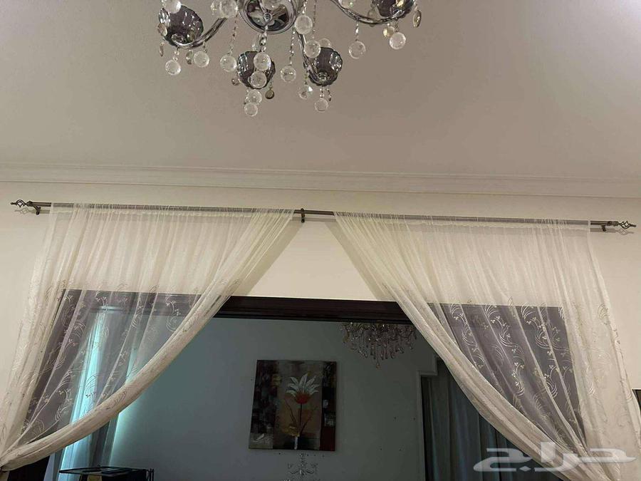 Curtains64481477631618112