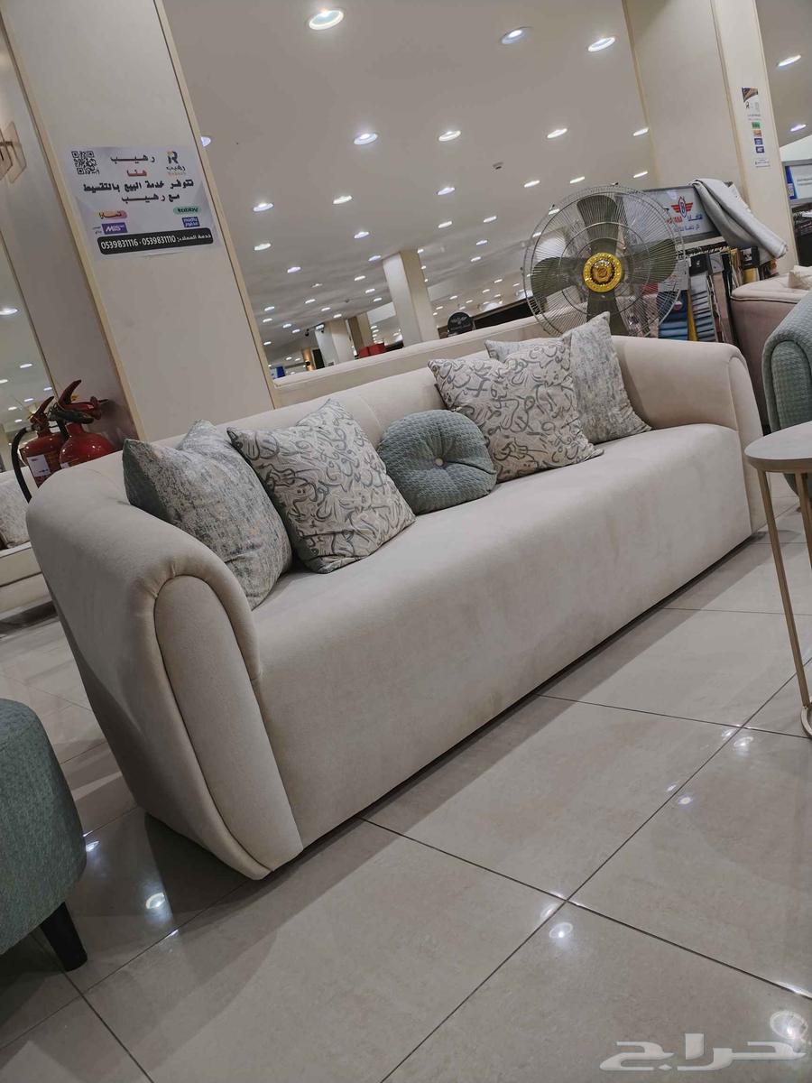 Sofa and side table details64483688228227112