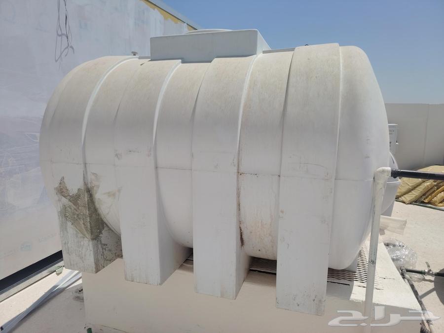 ابواب الوميتال وابواب خشب وخزان مياه للبيع64480922279170111