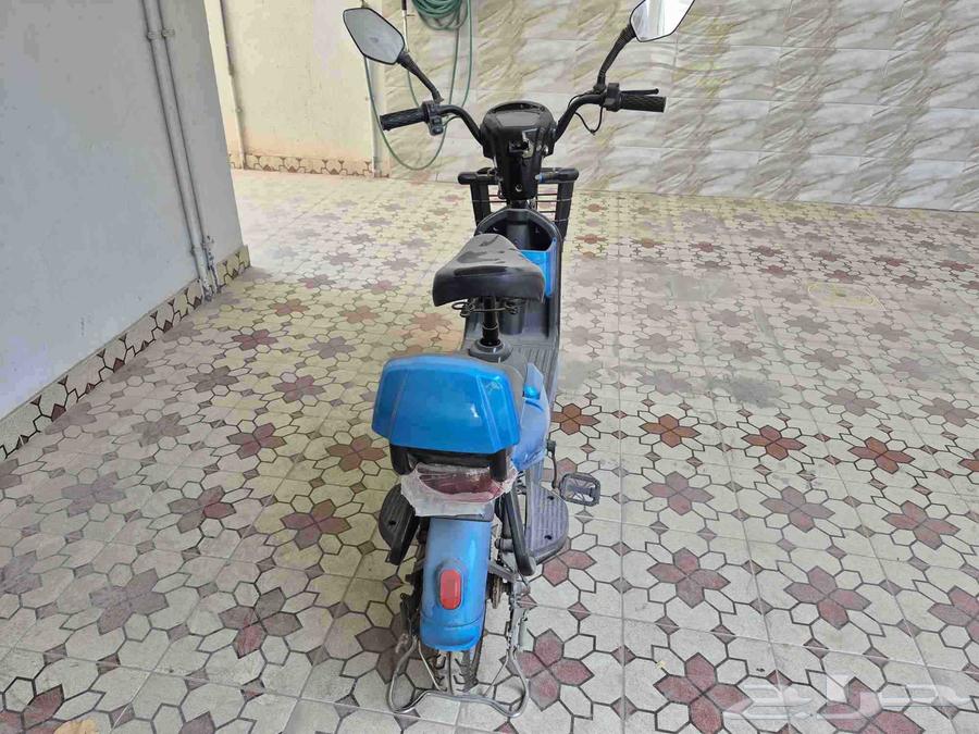 Clean scooter with 100% battery, reason for sale is need for money64481060110339113