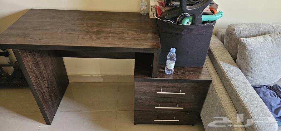 مكتب خشب ممتاز بسعر 150 ريال64480345649411110