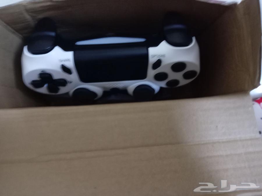 New PlayStation 4 controller with box64479745602691110