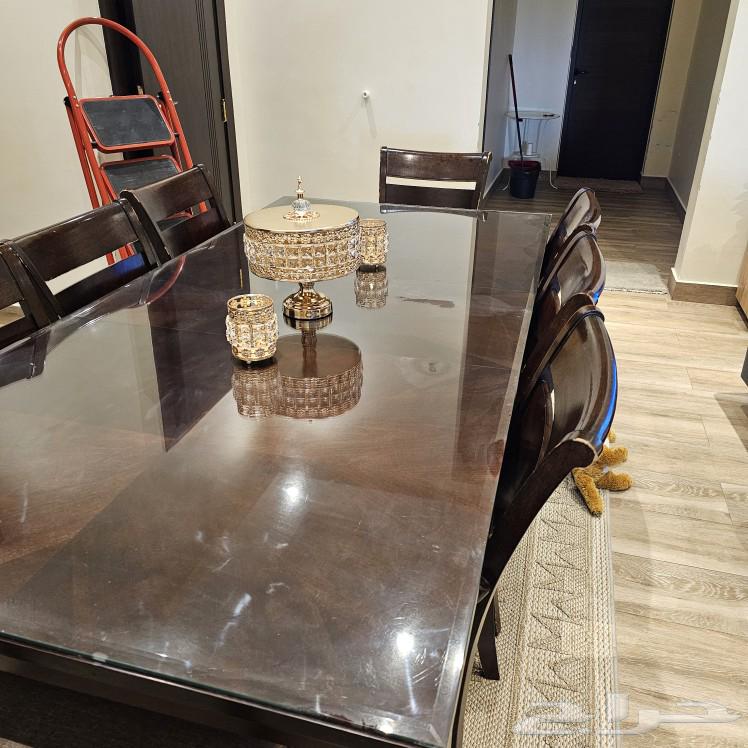 Dining table with 9 chairs64481046197121110