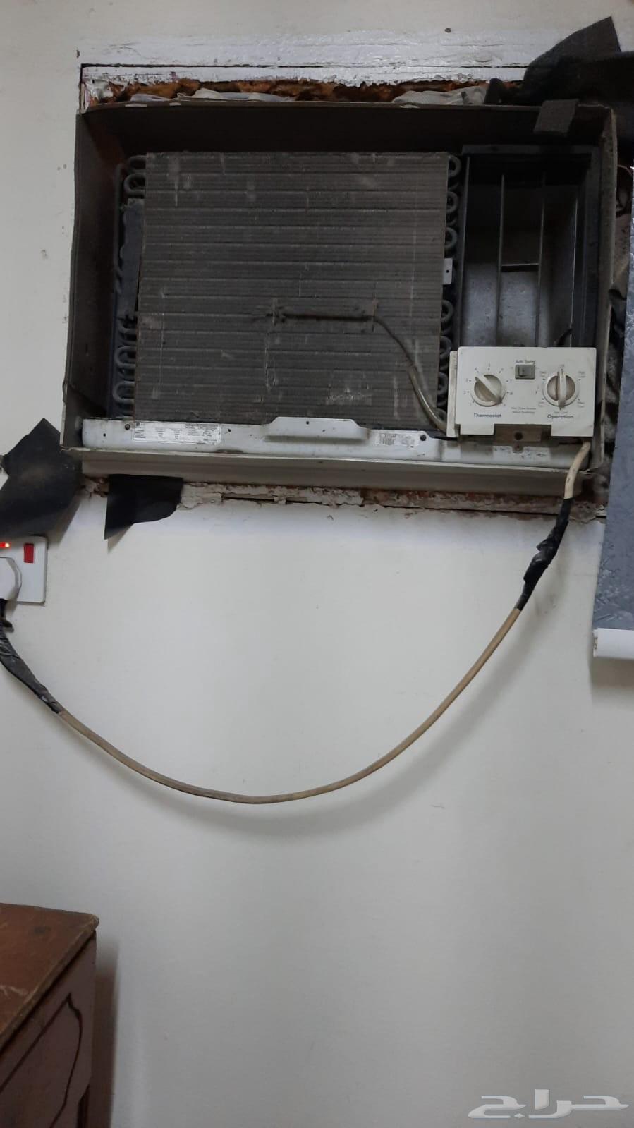 4 مكيفات شباك وواحد دولاب للبيع64480579193473112
