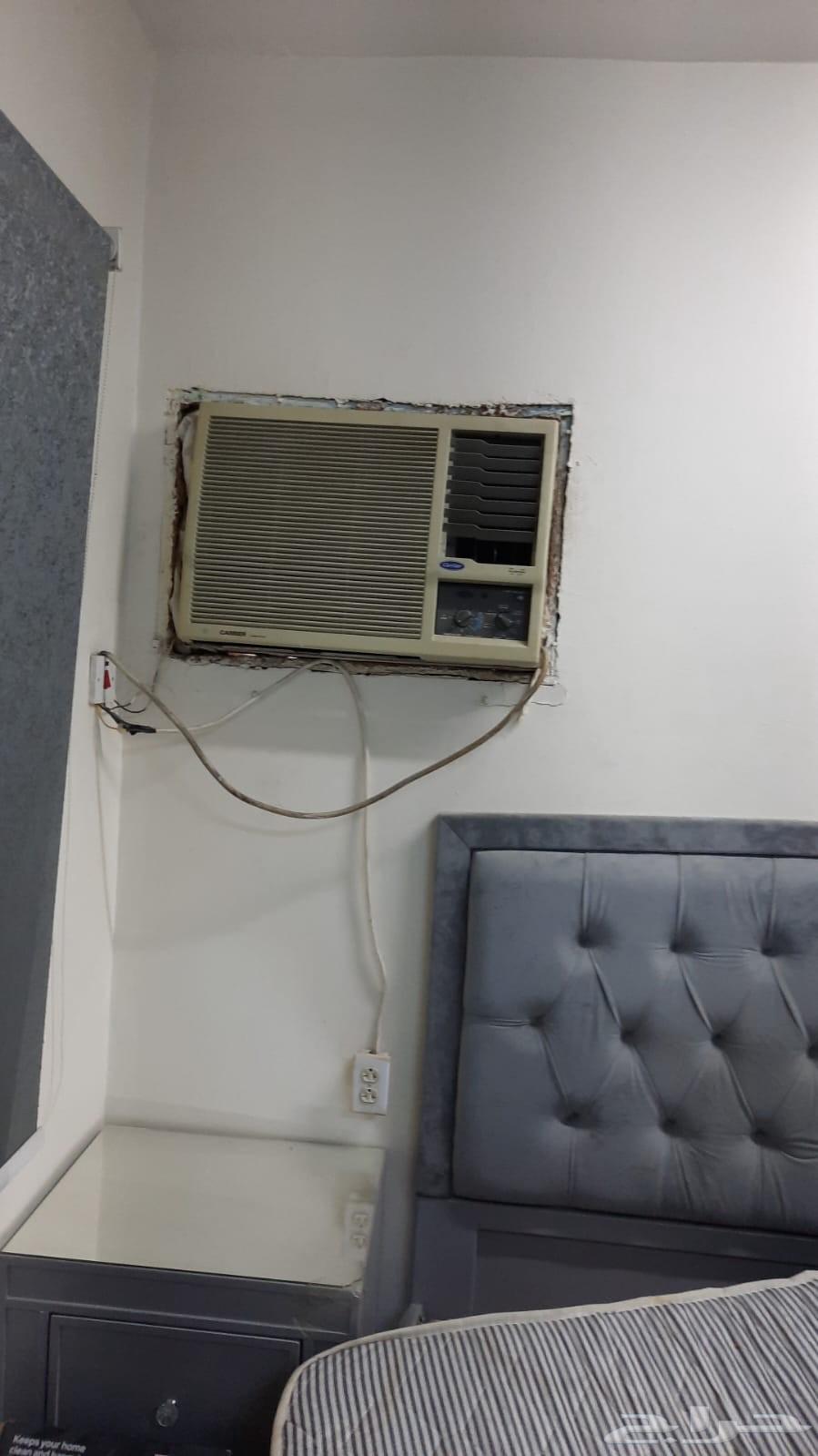 4 مكيفات شباك وواحد دولاب للبيع64480579193473111
