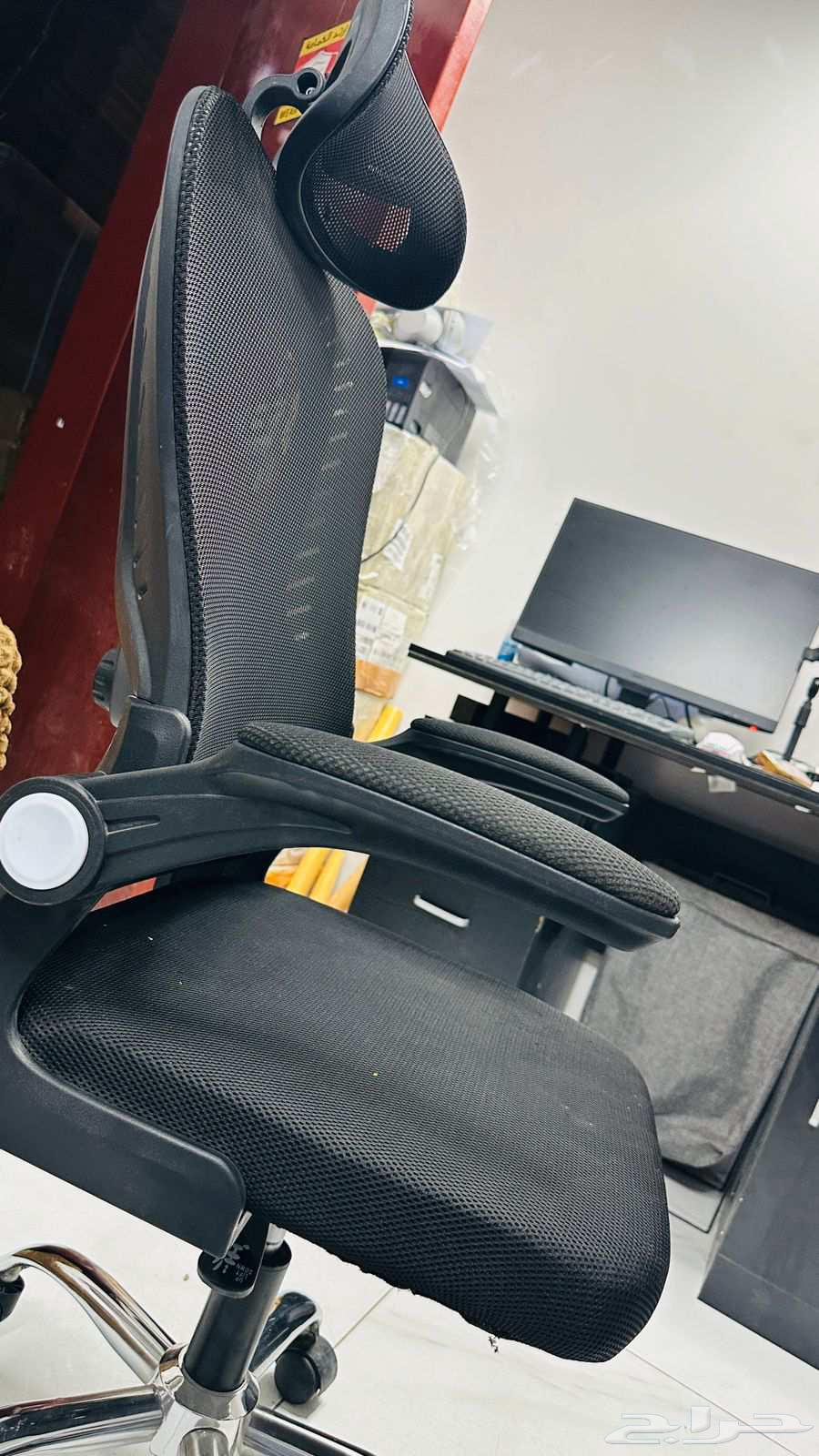 A new chair with a slight scratch Get an excellent deal beca64482295489281112