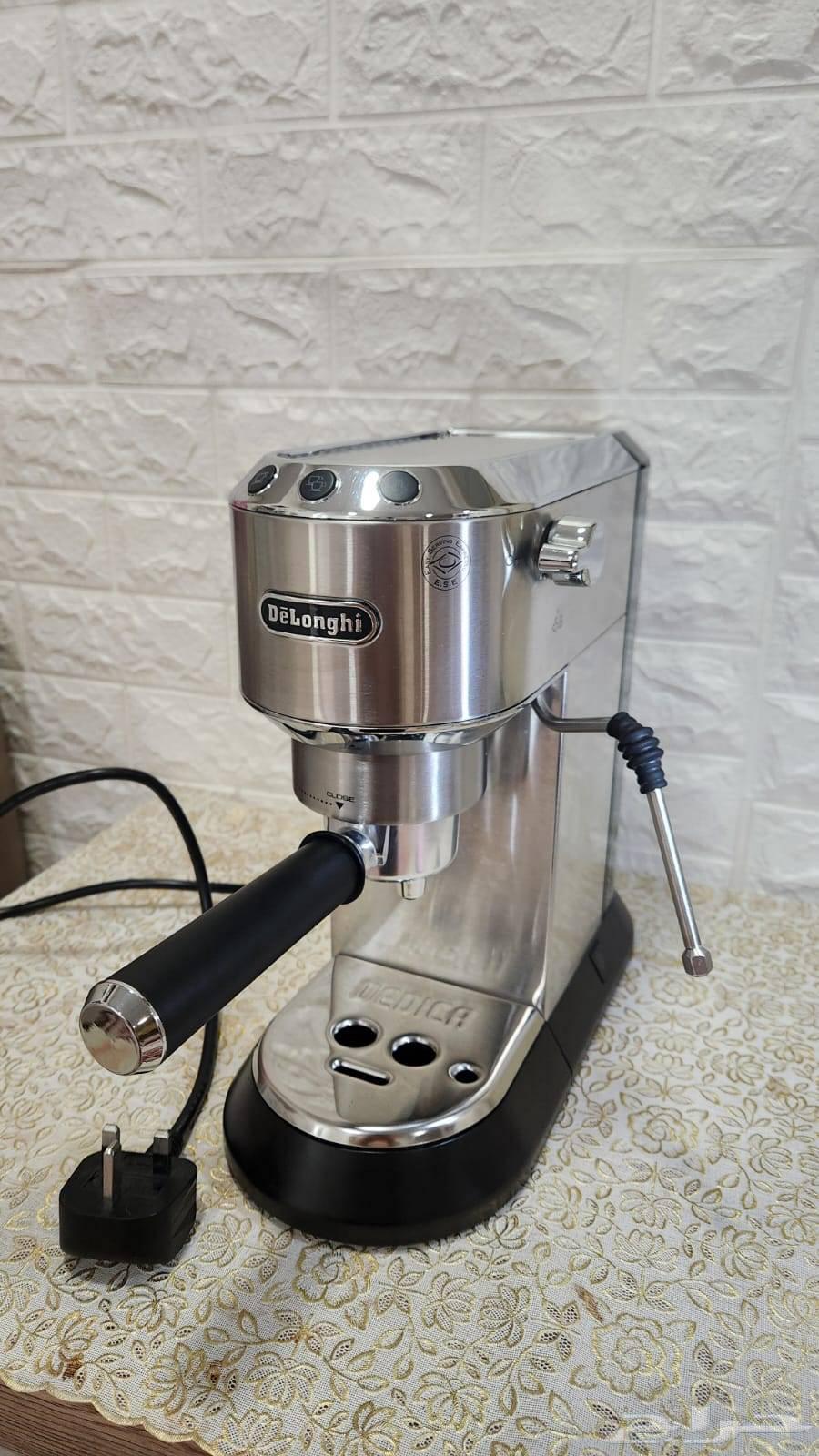 ديلونجي ماكينة لإعداد القهوة بأنواعه الآداء 1300 واط Delongh64480386507393112