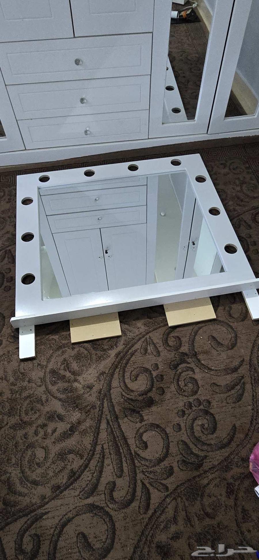 White dressing table64484925364227110