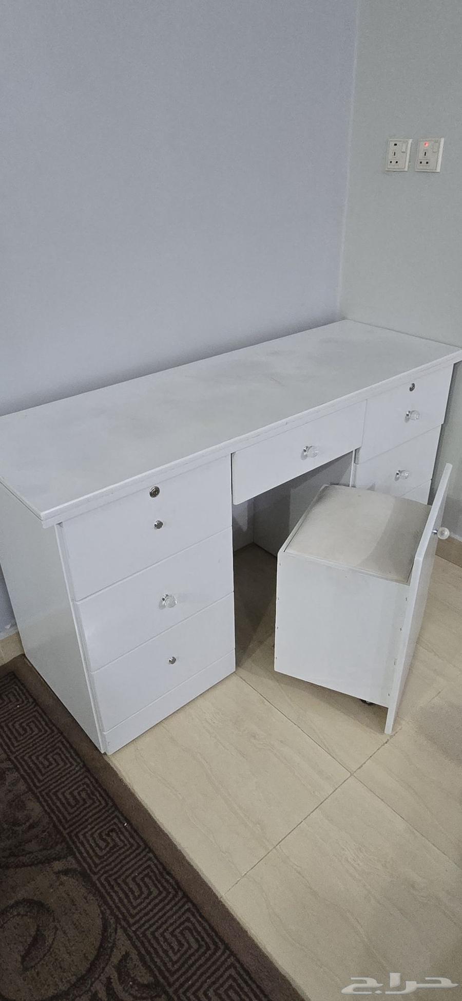 White dressing table64484925364227113