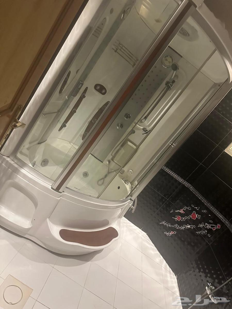 Large and clean jacuzzi64482118764802110