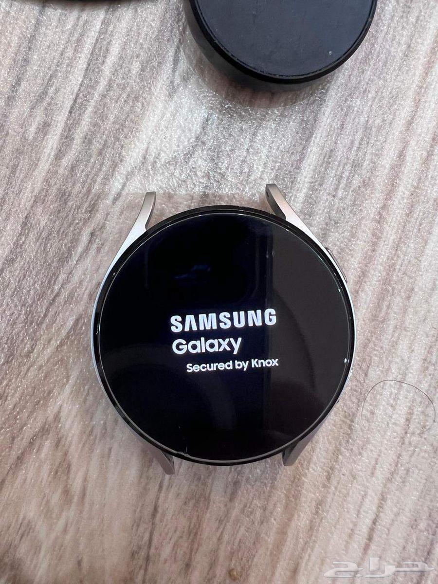 للبيع ساعة سامسونج واتش 4 بحالة ممتازة لم تستخدم إلا قليلا .64481100835074111