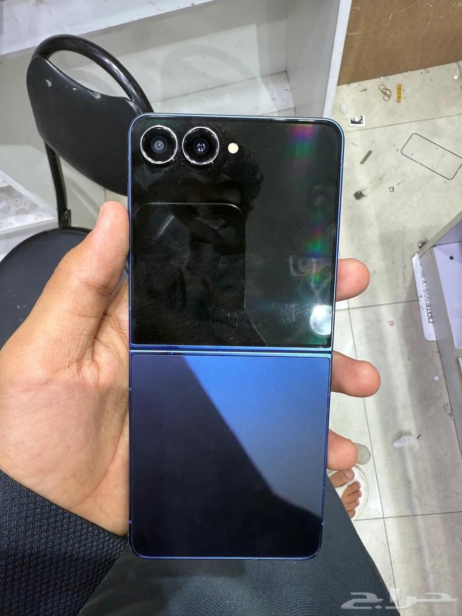 سامسونج زد فلب 256 جيجا استخدام شهر64483743625859111