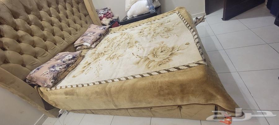 سرير فاخر مع المرتبه للبيع نفرين مترين في 18064486661511298112