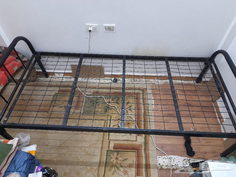 Single iron bed with super foam mattress, used but clean, for sale. Private contact only64491578349699110