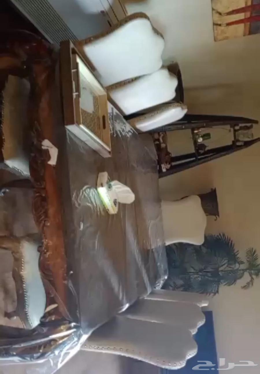 طاولة أطعم 7 كرسي للبيع نظيفه وخشب قوي64489198091905110