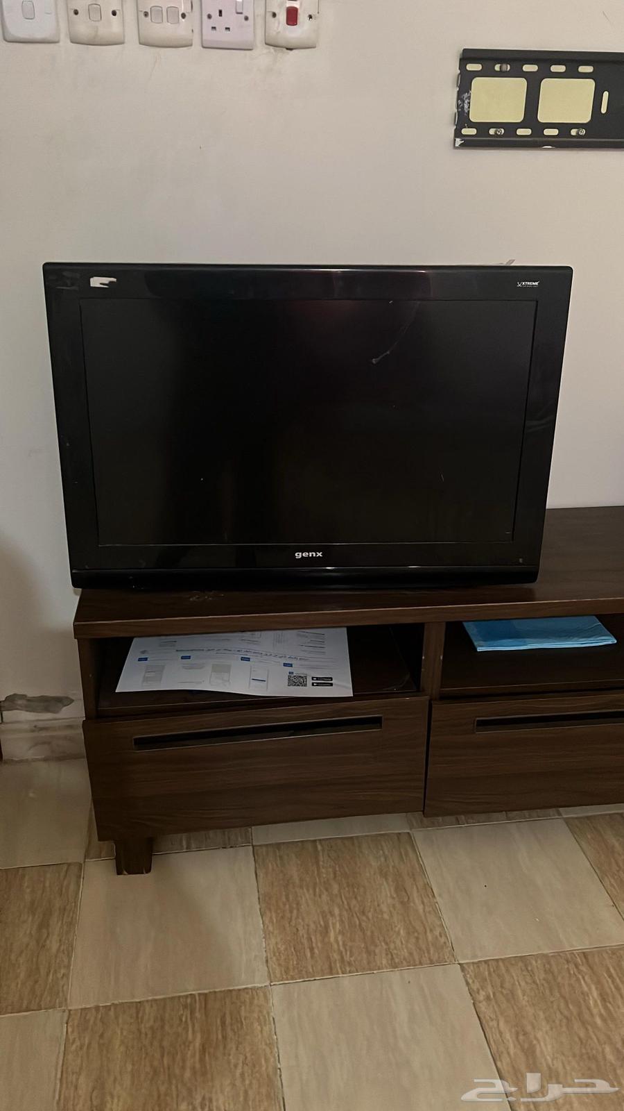 3 شاشات تلفزيون للبيع ب 250 ريال64490317175170111