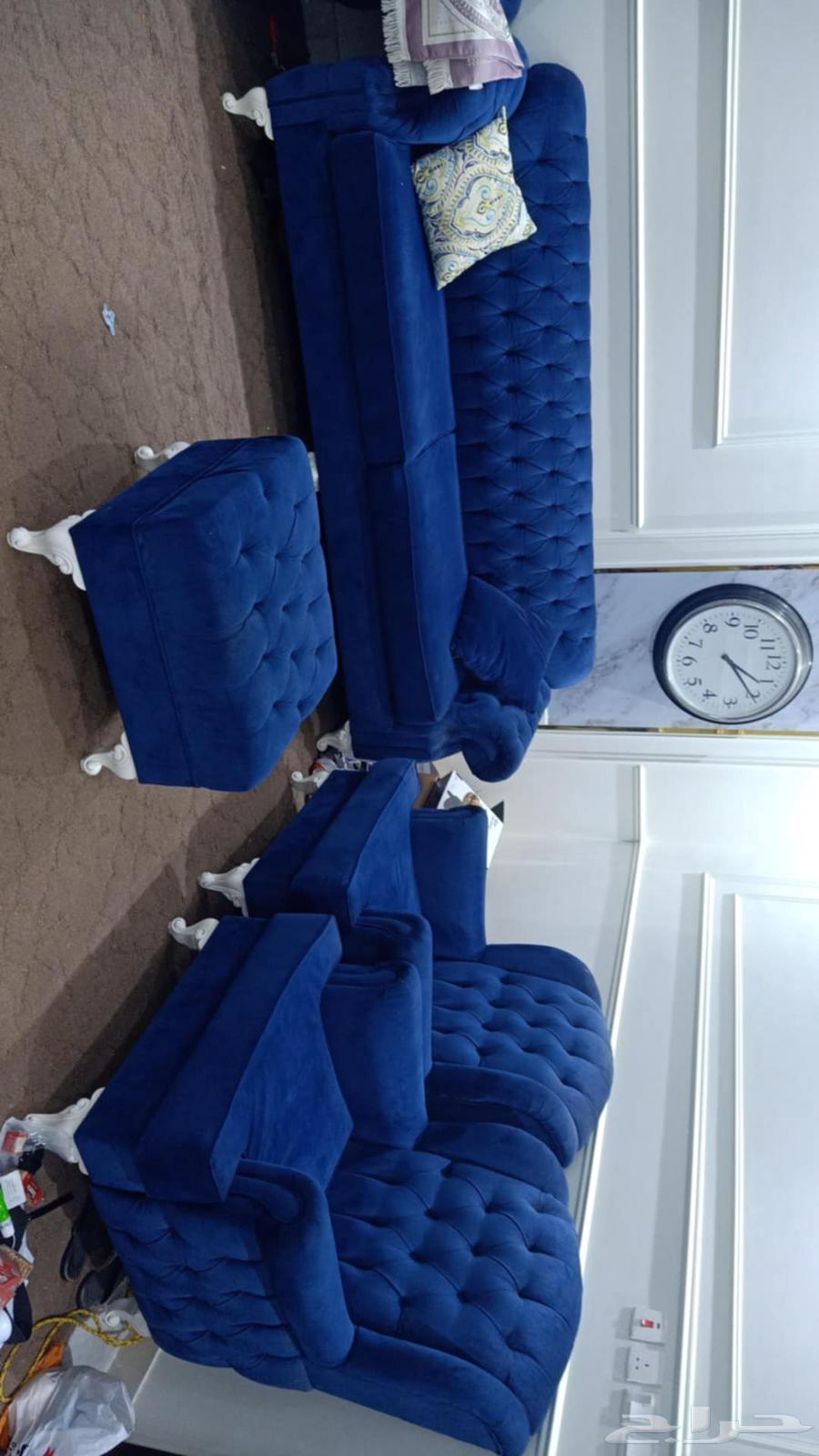 A set consisting of 3 sofas, 2 chairs, and a pouf64486965813250110