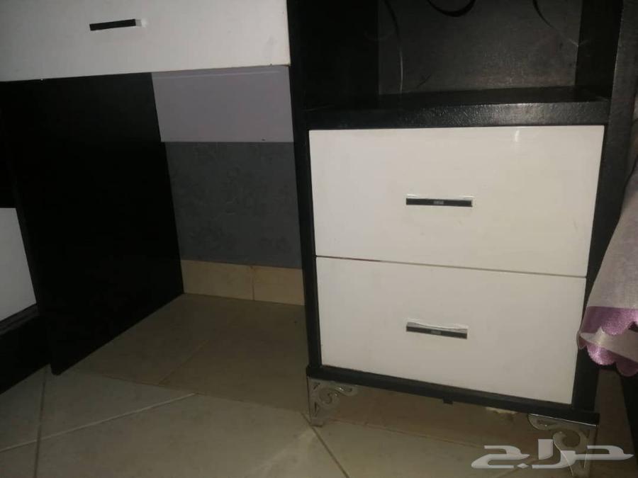 Sofa and two nightstands64490768908930111