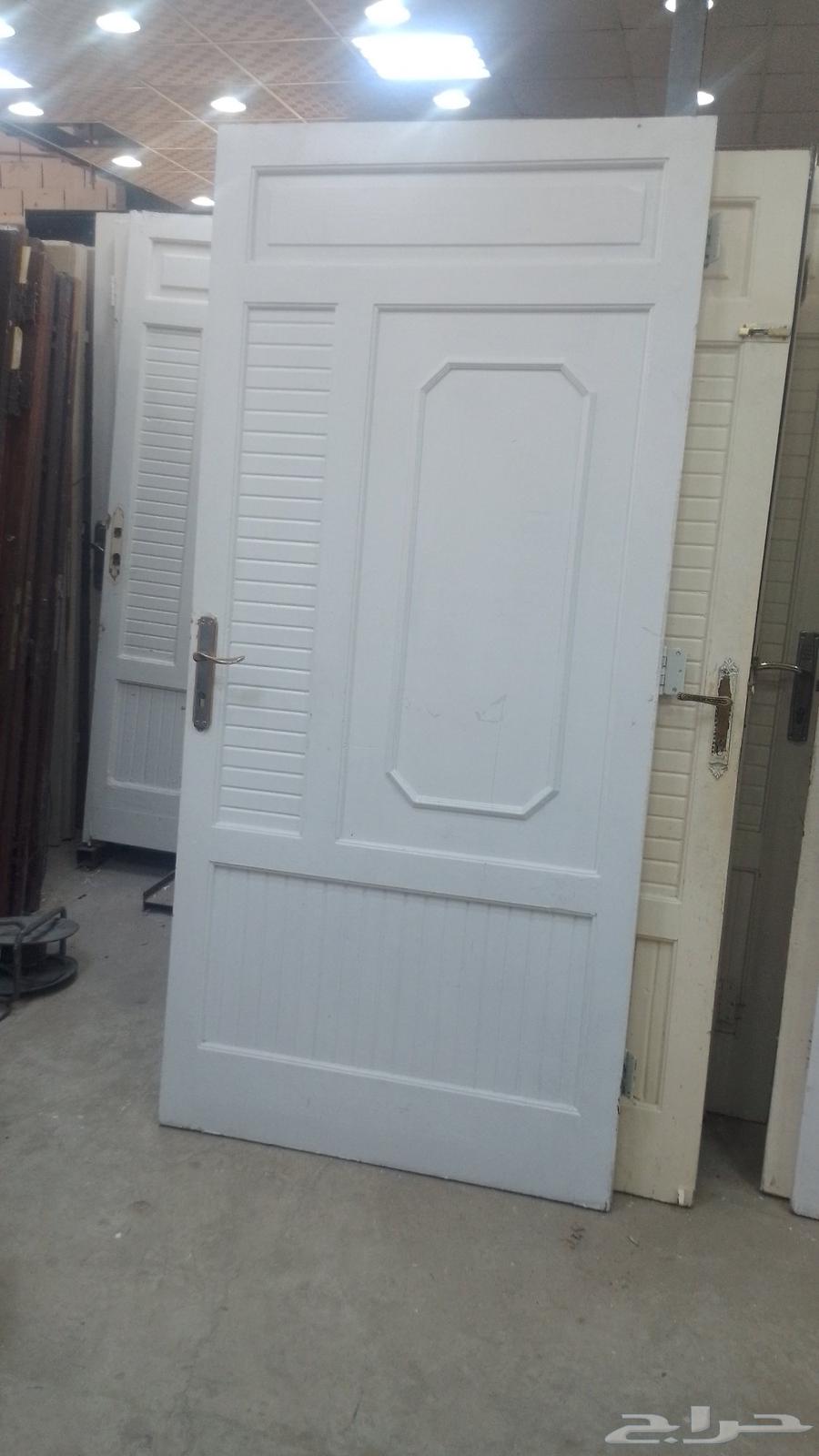 لدينا جميع انواع الابواب الخشب والشبابيك المنيوم ونشتري جميع64488892916481111