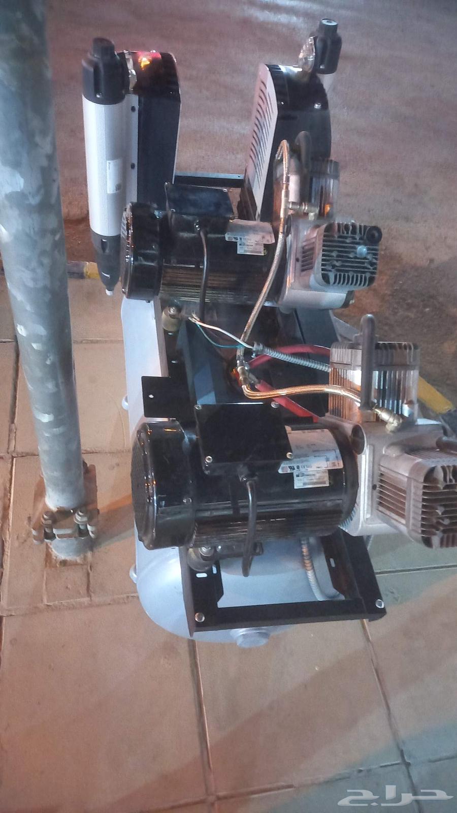 American two-stage air compressor with dynamo64489544852865113