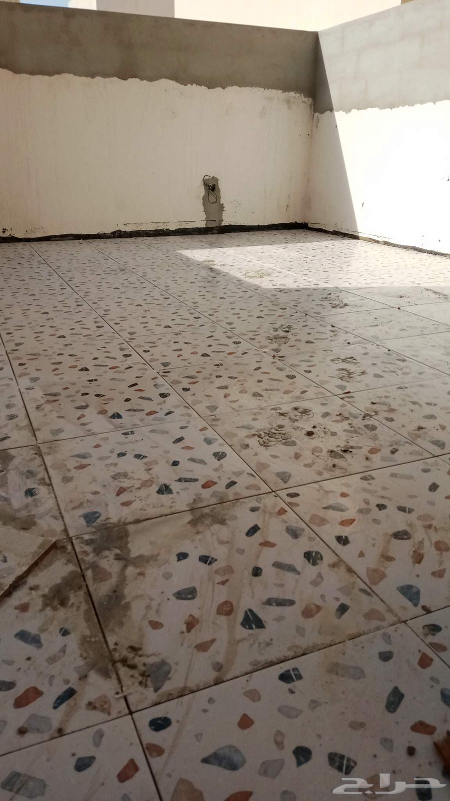 مبلط بلاط وترميم كامل مع تكسير قرميد64557975924611113