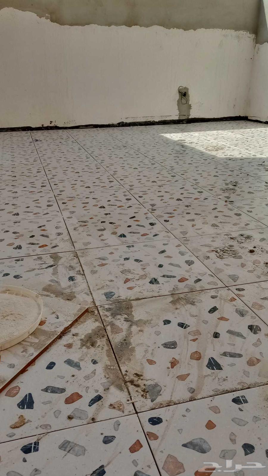 مبلط بلاط وترميم كامل مع تكسير قرميد64557975924611112