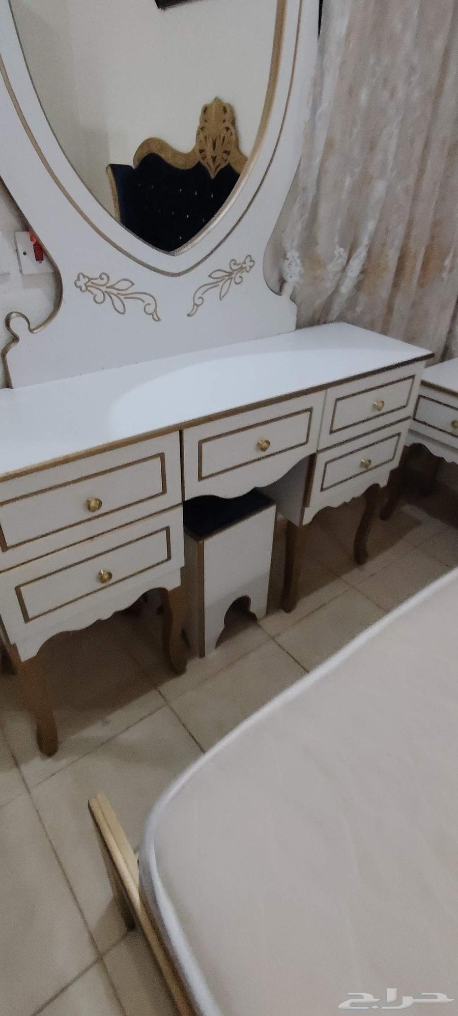 للبيع غرفة نوم نظيفة جدا64486757855233114