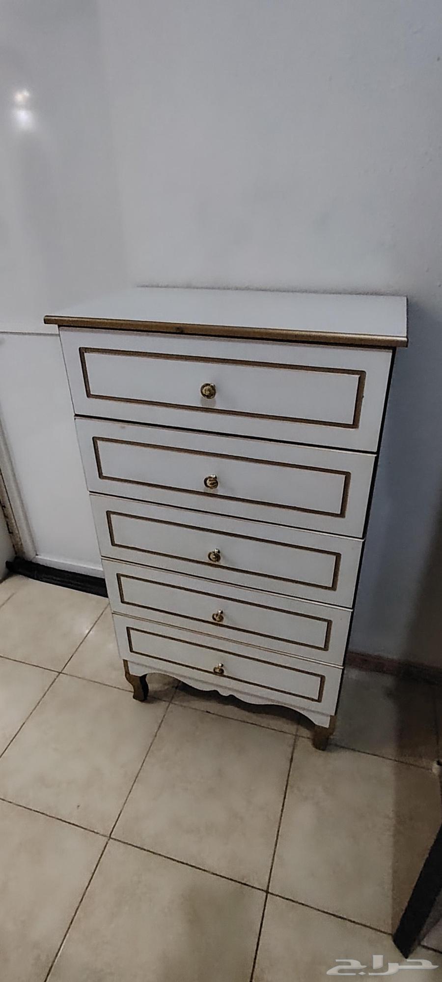 للبيع غرفة نوم نظيفة جدا64486757855233113