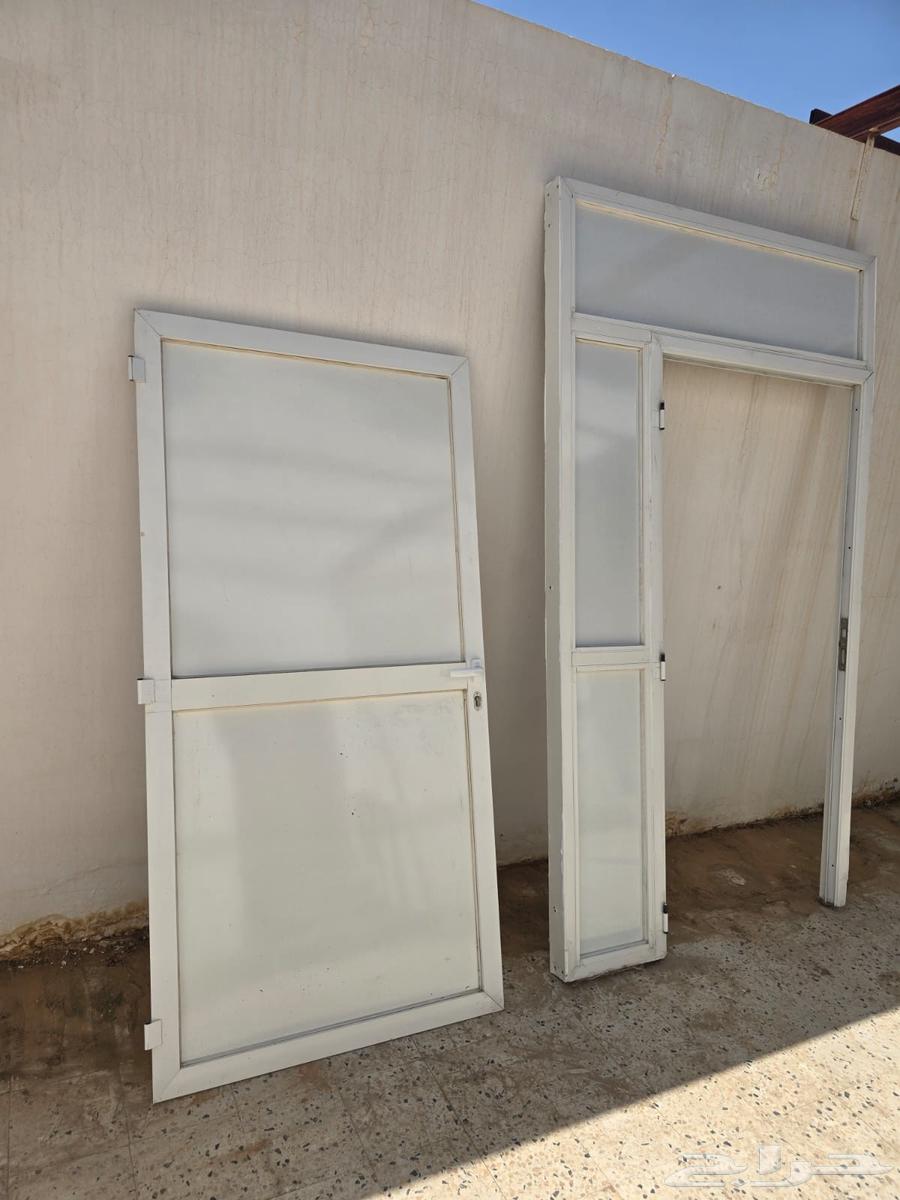 باب المنيوم نظيف وخالي من العيوب للبيع64491441701507111