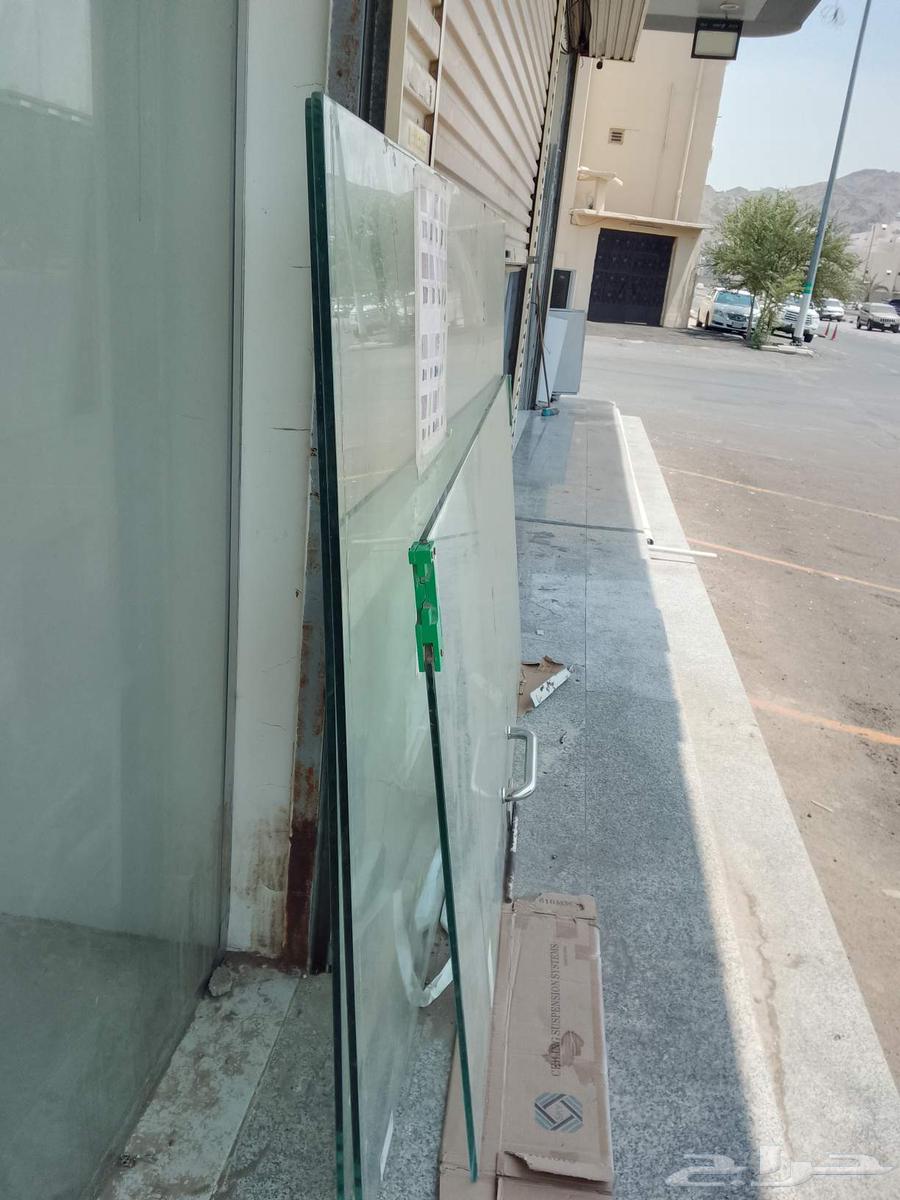 Three glass doors, width four meters, length two meters, price 25064489211965699110