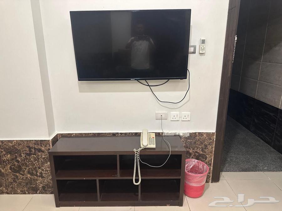 مكيفات سبليت شبه جديده 18و24. شاشه عاديه43بوصه64488421934211110