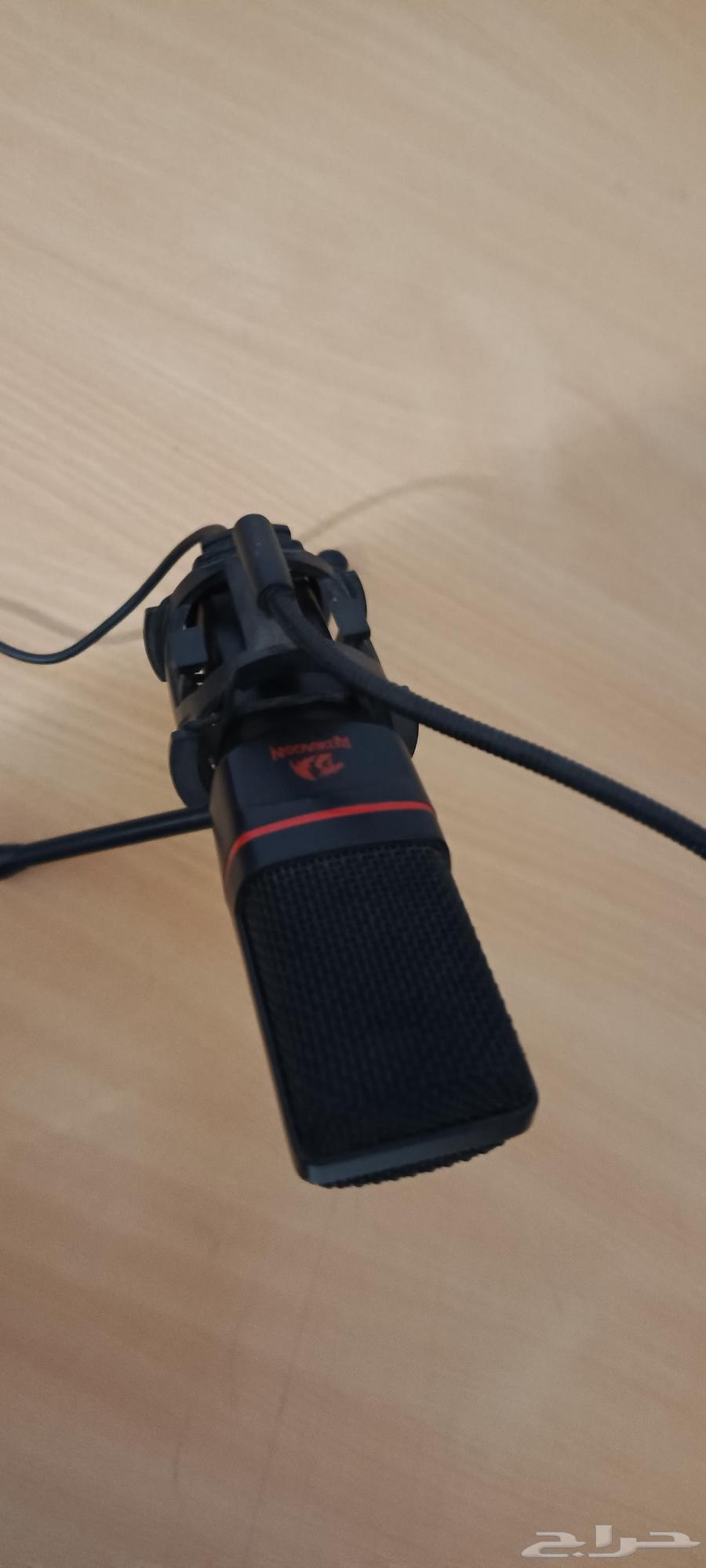 External mic64489572964738114