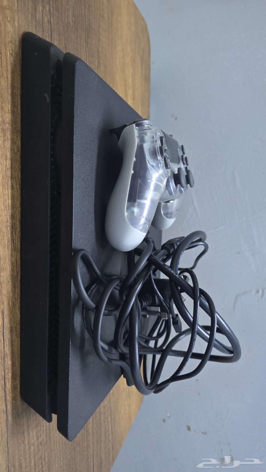 السلام عليكم ورحمة الله وبركاته اعرف لكم سوني 4 مع ملحقاته64490564509698112