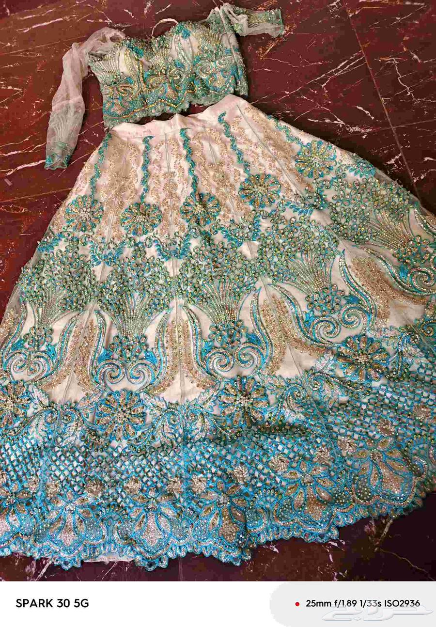 A new dress worn only two or three times, priced at 1200, I want 70064489586578562113