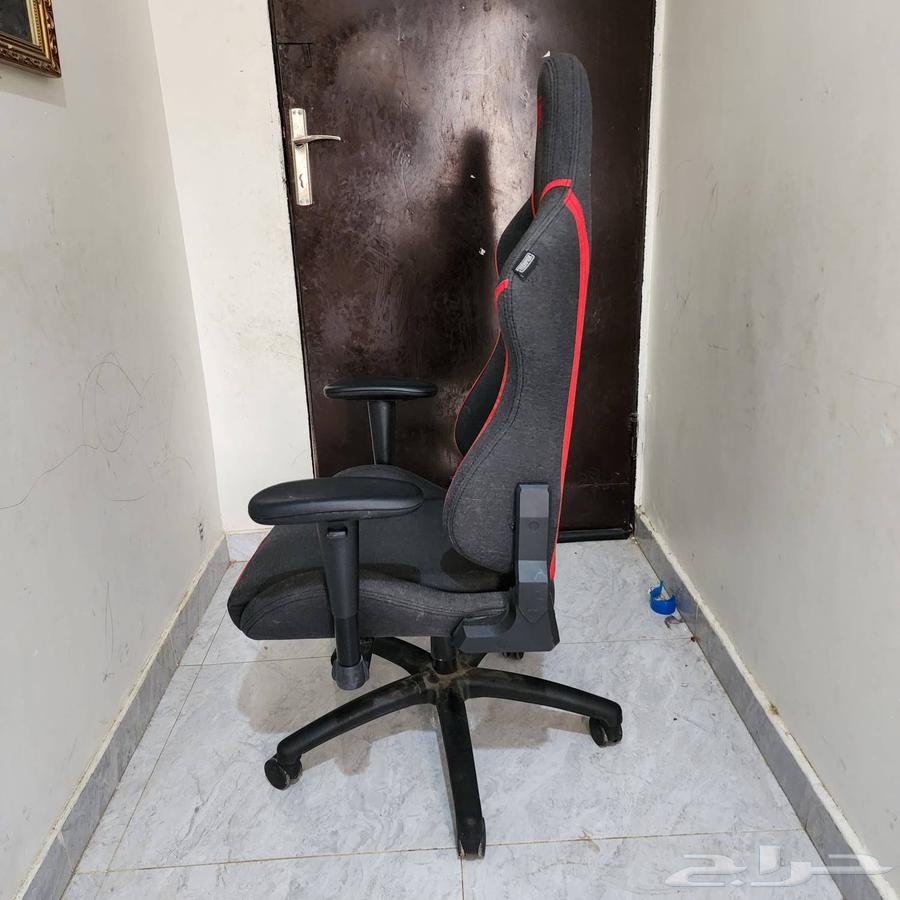 للبيع كرسي بحالة ممتازه64494112833026111