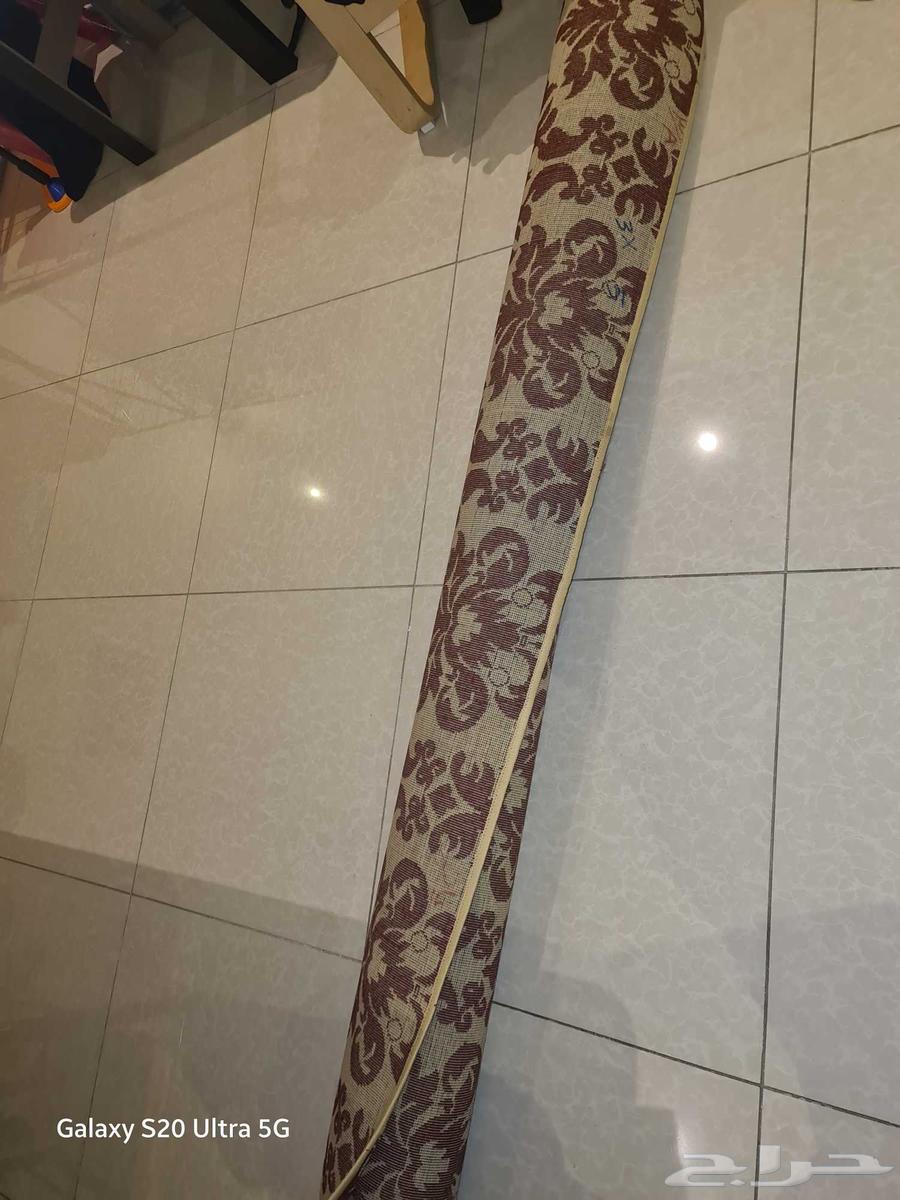 Large used carpet 2 meters by 3 meters without any defects64494166994049111