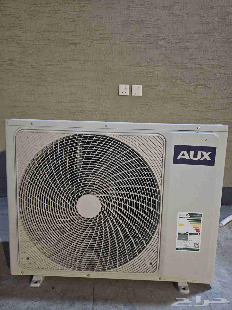 AUX Split Air Conditioners 22 Units64494496252801110