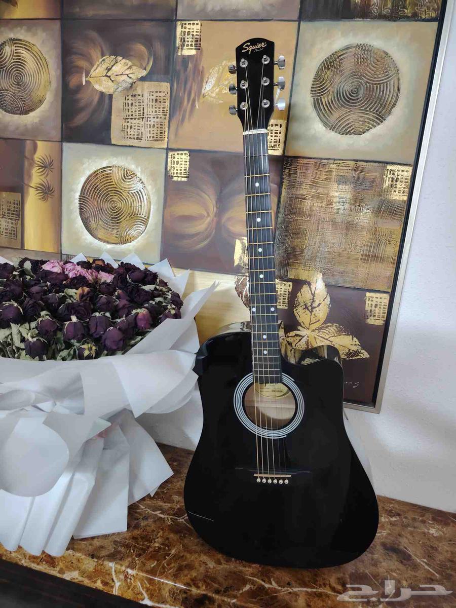 قيثارة squier شبه جديد للبيع64489875182339110