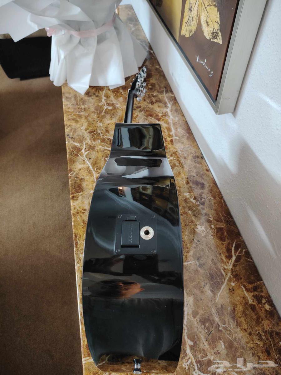 قيثارة squier شبه جديد للبيع64489875182339112