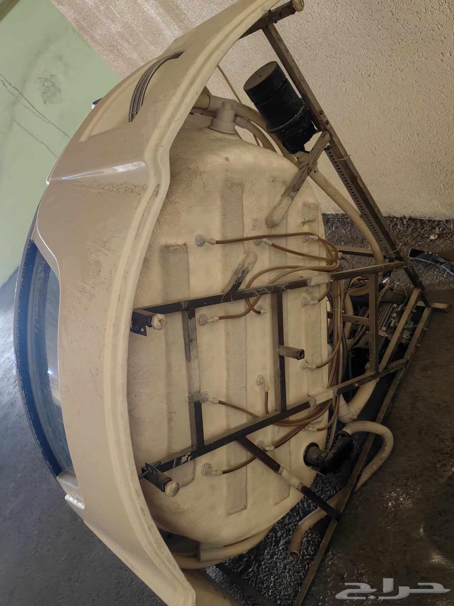 Clean jacuzzi with 2 inflated motors64488229408386111