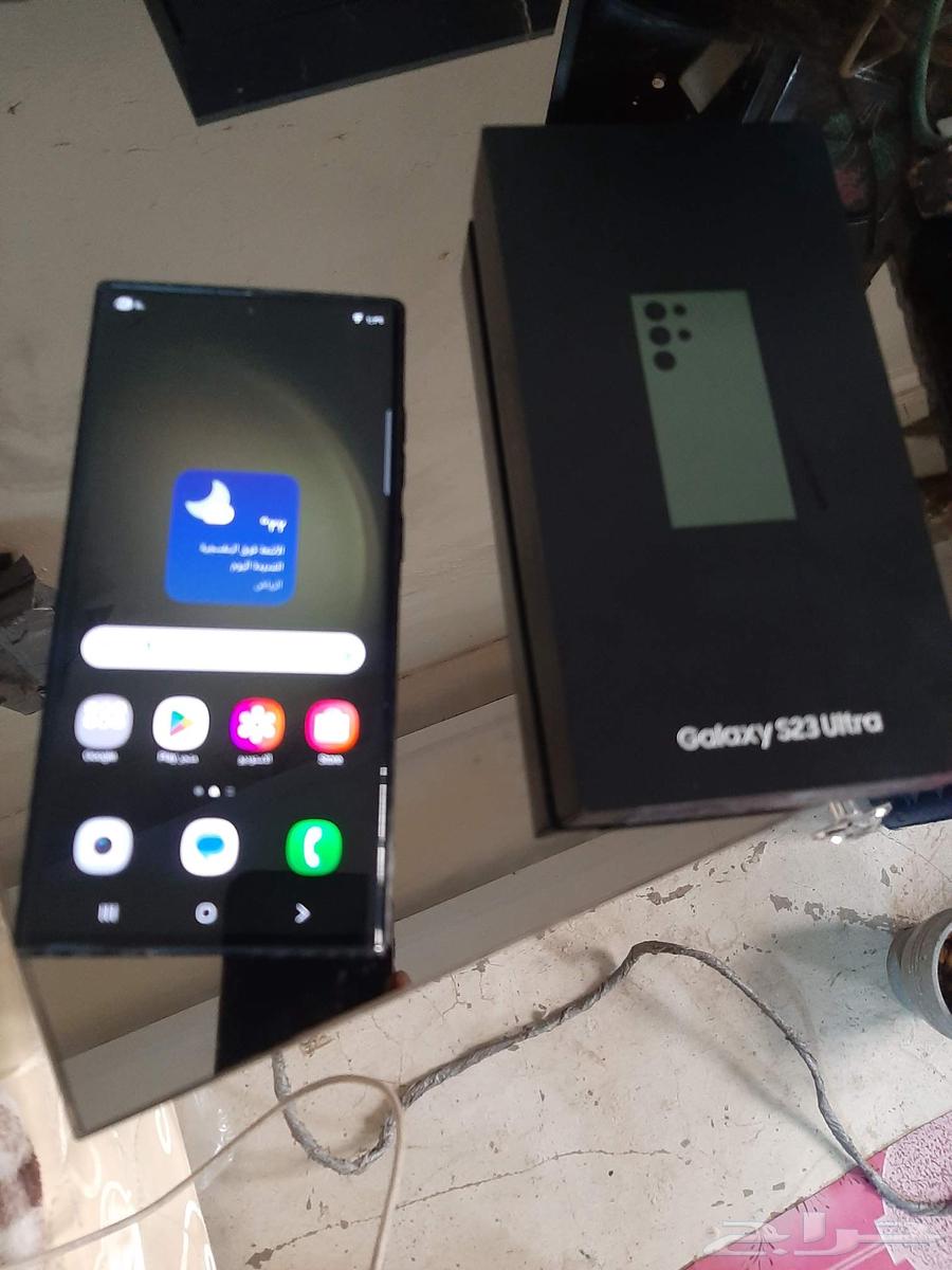 Samsung Galaxy S23 Ultra, lightly used, almost new with box64489641782402110